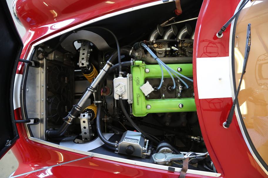 L’auto monta un motore Alfa Romeo del 1971 elaborato per l’Europeo Turismo dell’epoca da 200 Cv